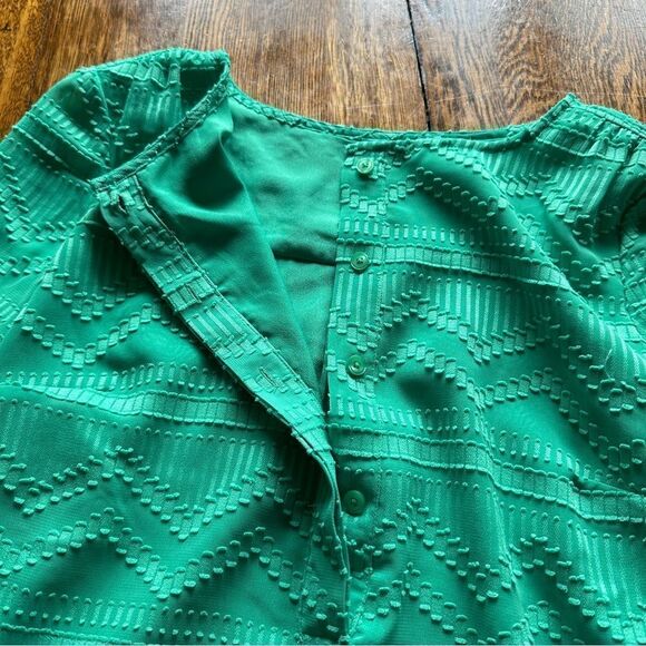 Talbots green herringbone chevron top.  Size XS - Picture 4 of 4